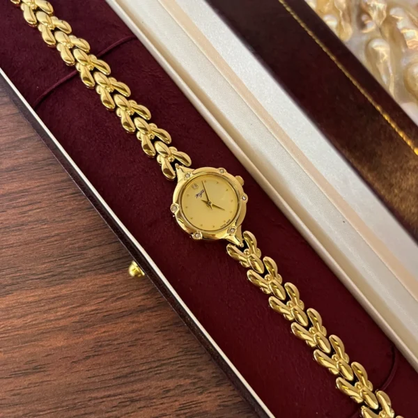 MoHerWatch Elegant Gold Oval Link Bracelet Round Dial Watch for Women