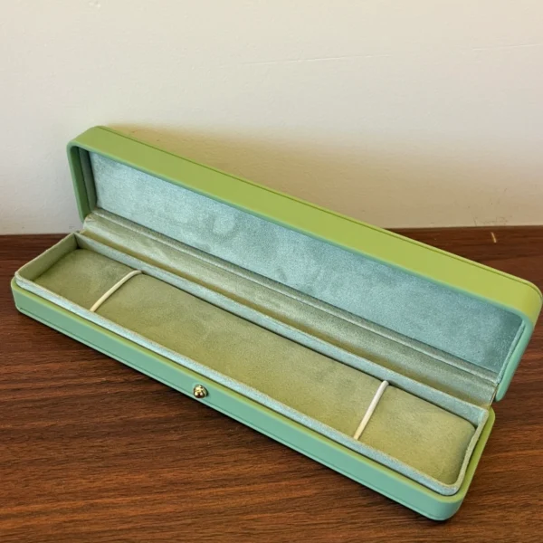 Vintage Green/Dark Green Long Watch Gift Box Elegant Bracelet & Timepiece Case
