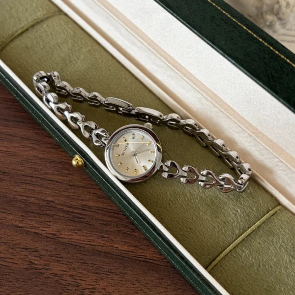 Elegant Silver Leaf Link Bracelet Round Dial Watch for Women