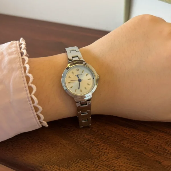 Classic Cream Round Dial Silver Link Bracelet Watch for Women