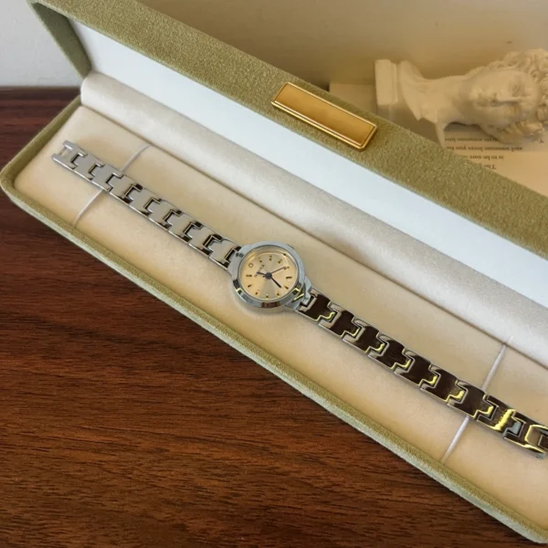 Classic Cream Round Dial Silver Link Bracelet Watch for Women