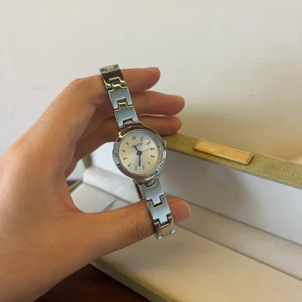 Classic Cream Round Dial Silver Link Bracelet Watch for Women