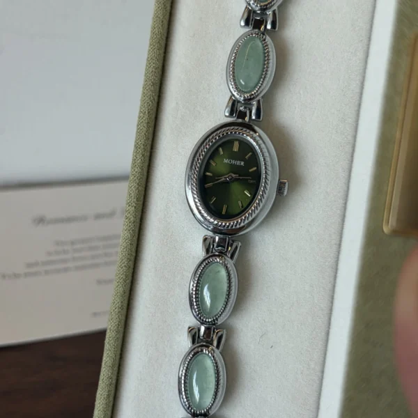 Vintage Green Round Dial Silver Oval Accent Bracelet Watch for Women