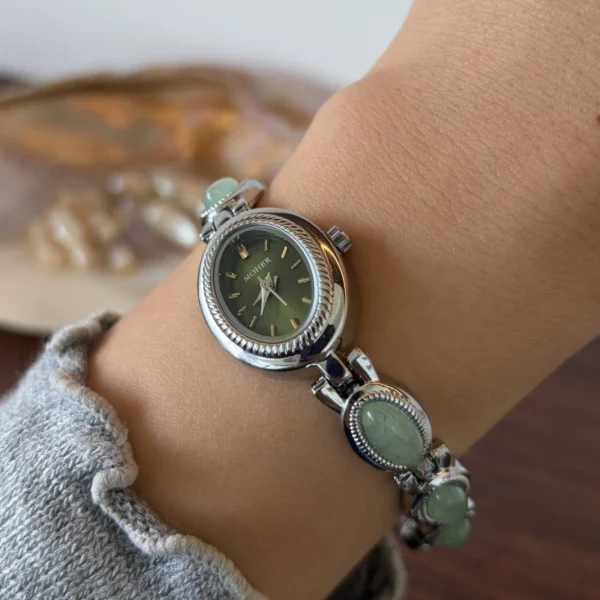 Vintage Green Round Dial Silver Oval Accent Bracelet Watch for Women