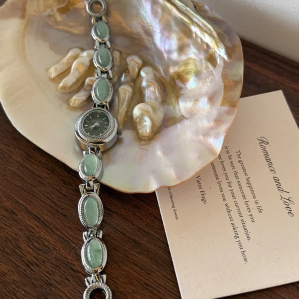 Vintage Green Round Dial Silver Oval Accent Bracelet Watch for Women