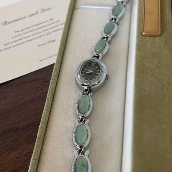 Vintage Green Round Dial Silver Oval Accent Bracelet Watch for Women