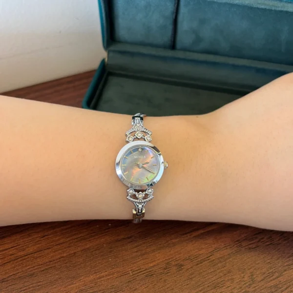 Classic Silver Round Dial Braided Bracelet Watch for Women