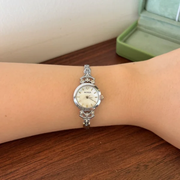 Elegant Pink Round Dial Slim Silver Bracelet Watch for Women