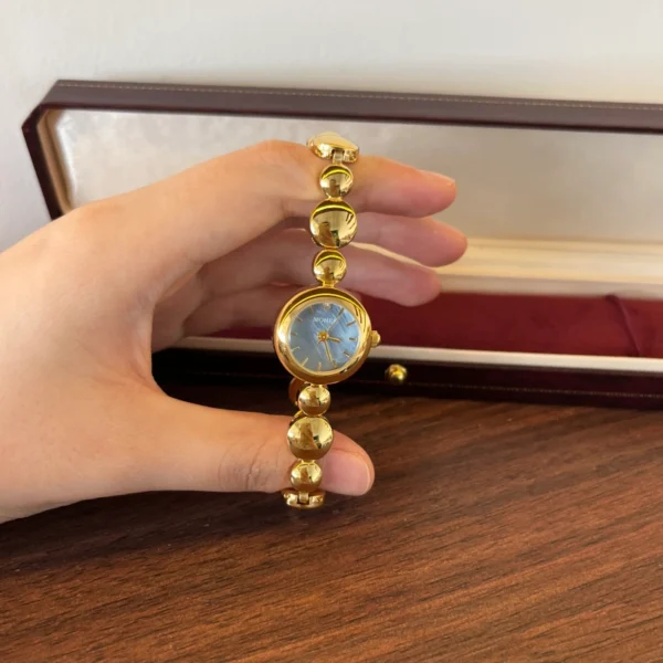 Classic Blue Round Dial Gold Disc Link Bracelet Watch for Women