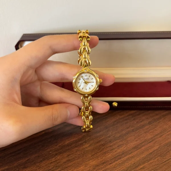 Classic Cream Round Dial Gold Curved Link Bracelet Watch for Women