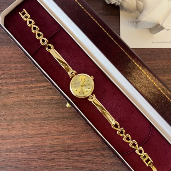 Classic Gold Round Dial Open Oval Link Bracelet Watch for Women