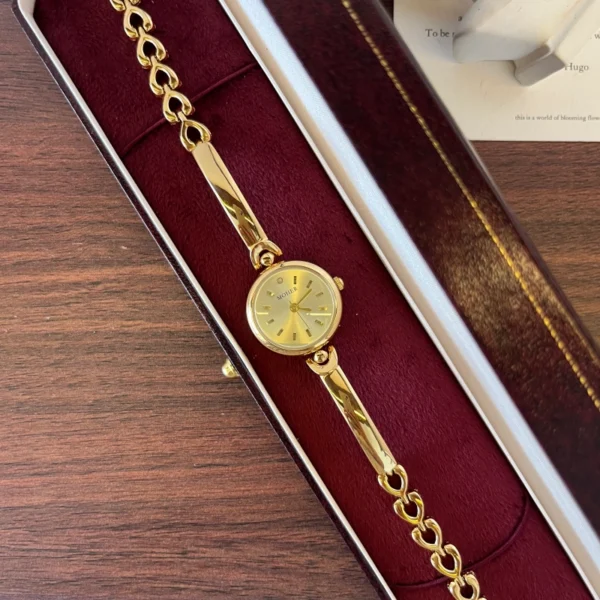 Classic Gold Round Dial Open Oval Link Bracelet Watch for Women