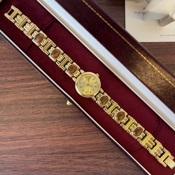 Classic Gold Round Dial Geometric Link Bracelet Watch for Women