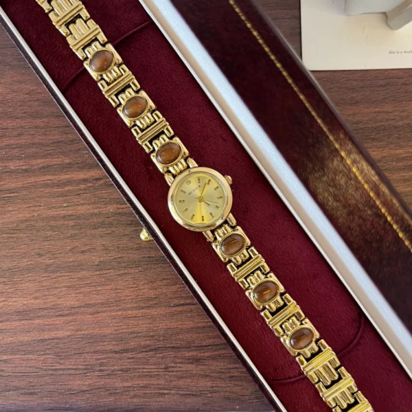 Classic Gold Round Dial Geometric Link Bracelet Watch for Women