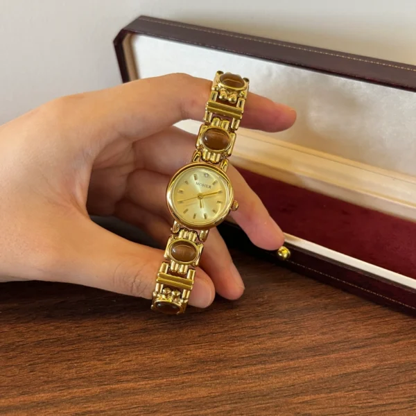 Classic Gold Round Dial Geometric Link Bracelet Watch for Women