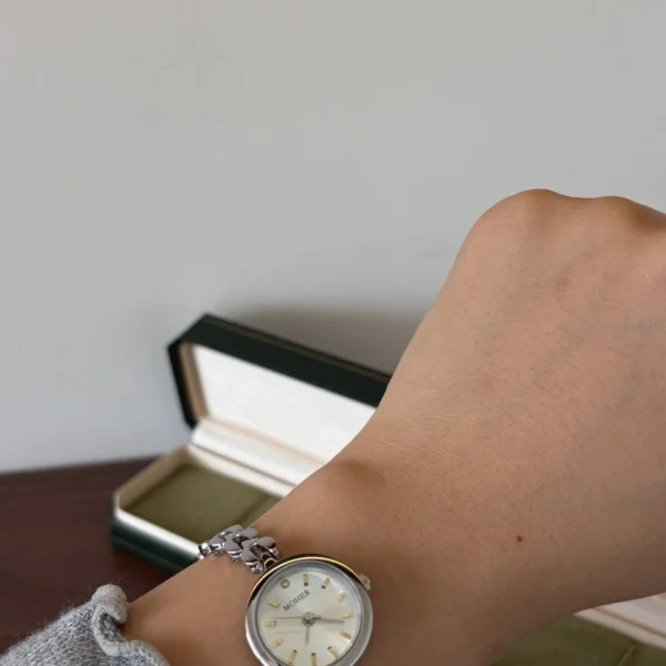Classic Pale Round Dial Silver Open Link Bracelet Watch for Women