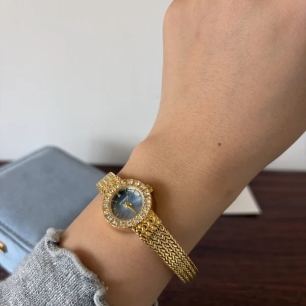 Elegant Blue Round Dial Gold Decorative Bracelet Watch for Women