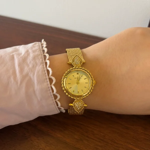 Elegant Gold Round Dial Slim Mesh Bracelet Watch for Women