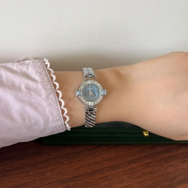 Classic Grey Round Dial Silver Textured Bracelet Watch for Women