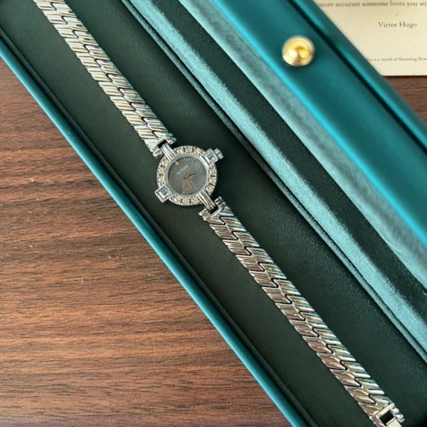 Classic Grey Round Dial Silver Textured Bracelet Watch for Women
