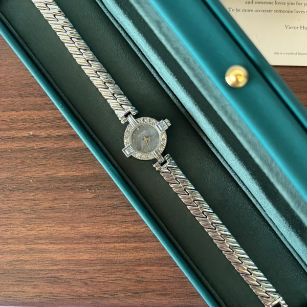 Classic Grey Round Dial Silver Textured Bracelet Watch for Women