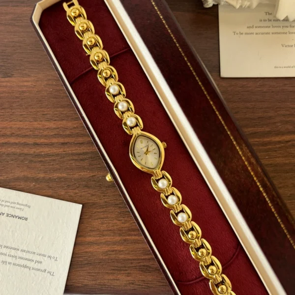 Classic Gold Oval Dial Round Link Bracelet Watch for Women