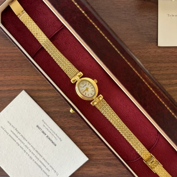 Classic Pale Round Dial Gold Mesh Bracelet Watch for Women