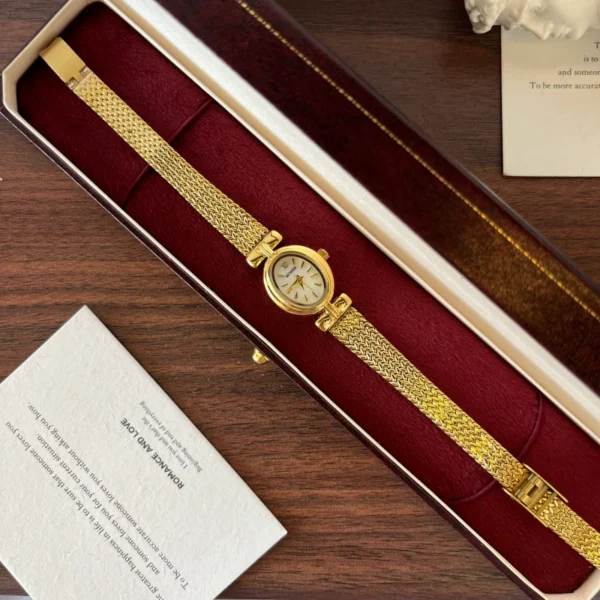 Classic Pale Round Dial Gold Mesh Bracelet Watch for Women