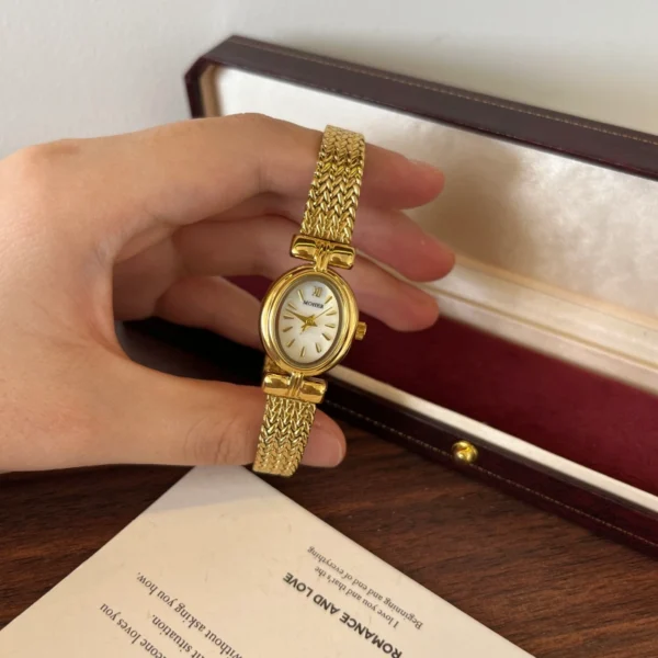Classic Pale Round Dial Gold Mesh Bracelet Watch for Women