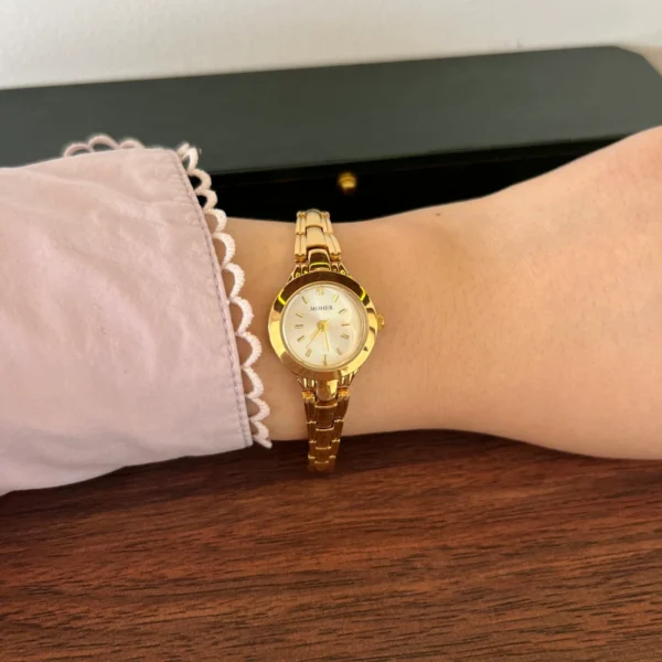 Classic Gold Round Dial Slim Patterned Bracelet Watch for Women