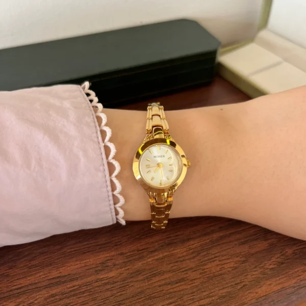 Classic Gold Round Dial Slim Patterned Bracelet Watch for Women
