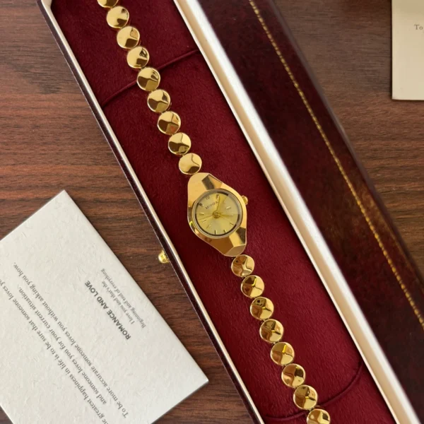 Classic Gold Round Dial Disc Link Bracelet Watch for Women