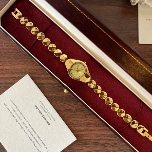 Classic Gold Round Dial Disc Link Bracelet Watch for Women