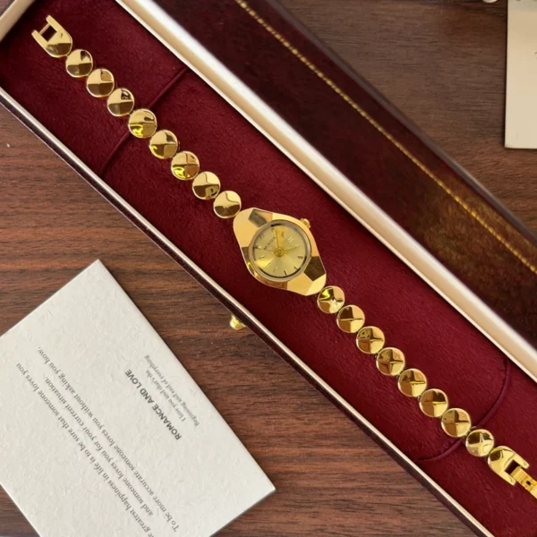 Classic Gold Round Dial Disc Link Bracelet Watch for Women