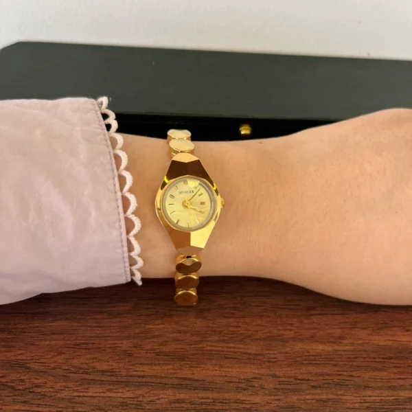 Classic Gold Round Dial Disc Link Bracelet Watch for Women